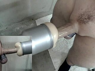 Γαμήσι μηχανής αρμέγει μπάλα τεντωμένο fleshlight με εκτόνωση