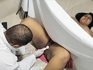 Seorang dokter merayu dan berhubungan seks dengan pasien di bak mandi yang tidak sadar