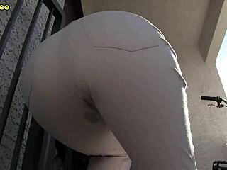 Momo's female desperation leads to wet panties and tight jeans pissing
