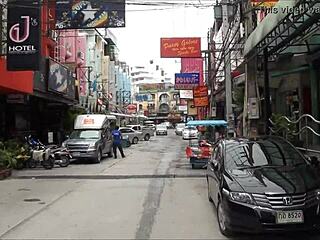 Azjatyckie piękno: chodząca ulica Pattaya