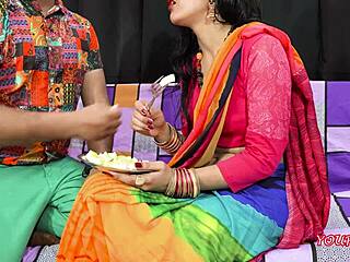 Indisk halvbror og halvsøster engasjerer seg i skitten snakk under analsex