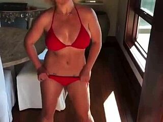Celebrity in bikini, come Britney Spears, si sporcano